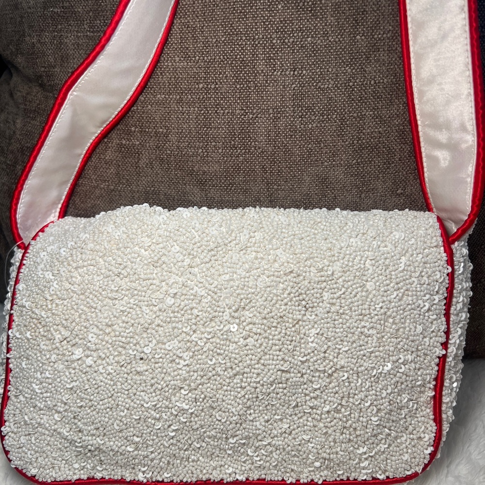 Beaded tomato purse - Picture 2 of 4